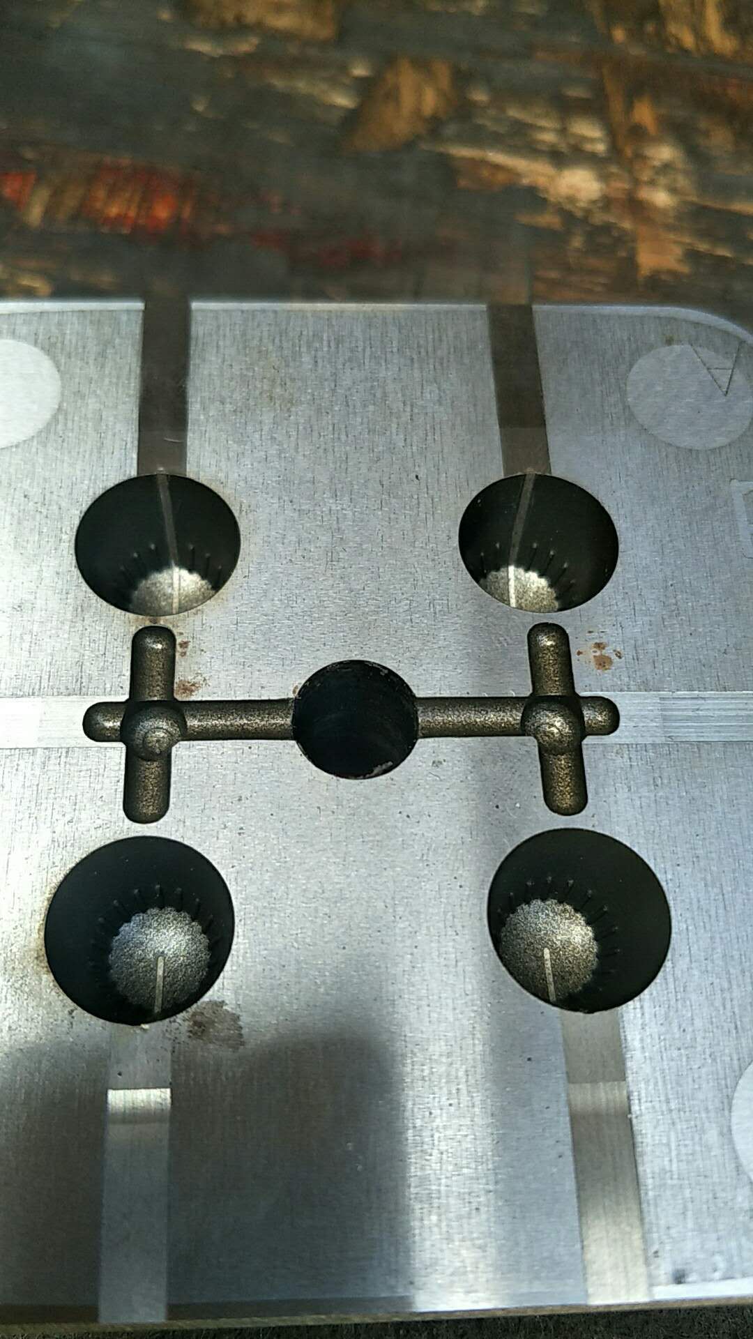 「鐵氟龍噴涂模具」鐵氟龍機械部件噴涂起到什么樣的作用？